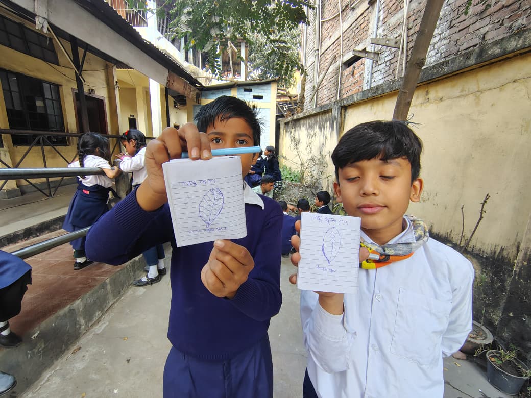 aaranyak's tweet photo. 🌿 Nature Learning-cum-Biodiversity Documentation Programme at Bharalumukh LP School

Aaranyak conducted an engaging nature-based learning programme with hands-on activities, experiential learning and nature journaling-helping students connect with local biodiversity, trees, climate and everyday life. 

Organised in collab with Samagra Shiksha Assam, Kamrup (M) and in partnership with #YouthNet, Climate Studies and Knowledge Solutions Centre, Nagaland and the Mobius Foundation, this initiative reflects Aaranyak’s commitment to nature-based education, promoting sustainable and environmentally responsible lifestyles in alignment with the vision of Mission LiFE.

#NatureLearning #BiodiversityDocumentation #NatureBasedLearning #Aaranyak