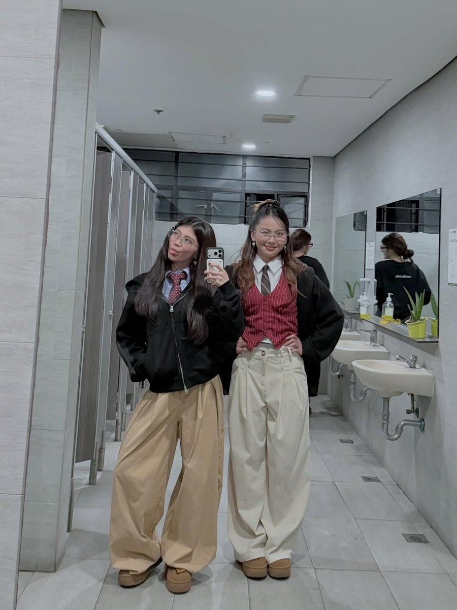 para silang academic rivals in public pero mag gf in private