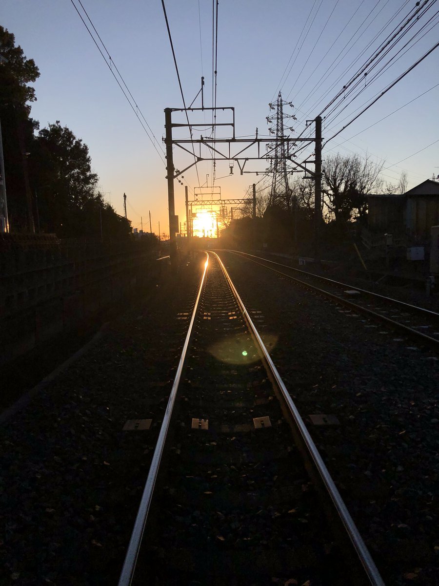 022RED's tweet photo. おはよう！
期日前投票に行ったら、毎朝駅で会う人を見かけた！ https://t.co/76SoMQD4EM