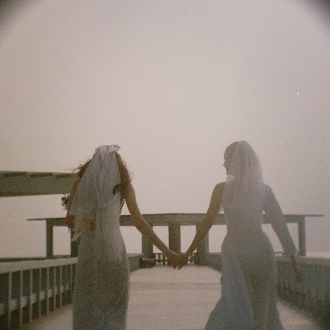 fa8always's tweet image. : a thousand things may come and go
But this love of ours remains the same 
It’s always here, never fading away ~
🐇🐕💐

ONE FOR TWO ENGLOT04
#EnglotAnvs3Y10M
#อิงล็อต #englot