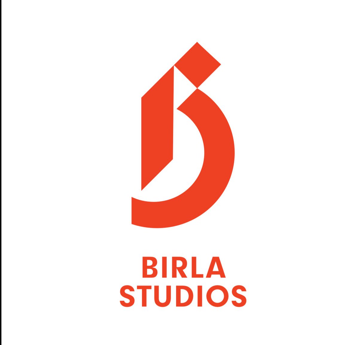 Its_CineHub's tweet image. EXCLUSIVE:-  Ananya Birla launches #BirlaStudios 🔥

With the launch of Birla Studios, #AnanyaBirla officially steps into the world of FILMMAKING, with an aim to create AMBITIOUS, HIGH CONCEPT COMMERCIAL  cinema across HINDI, GUJARATI, MALAYALAM , and global English-language