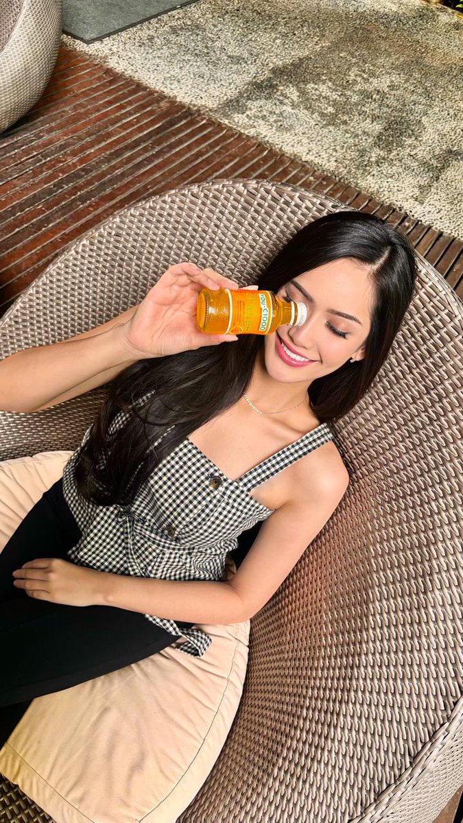 Hi! Want to know my little secret to my healthy &amp; glowing skin? ✨

Swipe right ya!!!

#HealthyInsideFreshOutside #YOUC1000Vitamin #VitaminC #YOUCMe