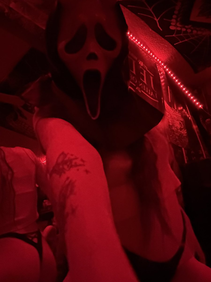 lyxlethal's tweet image. all those "muscles" didn't help much