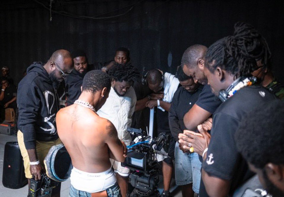 If algorithm brings this to ur timeline. May everything align in your favor today.