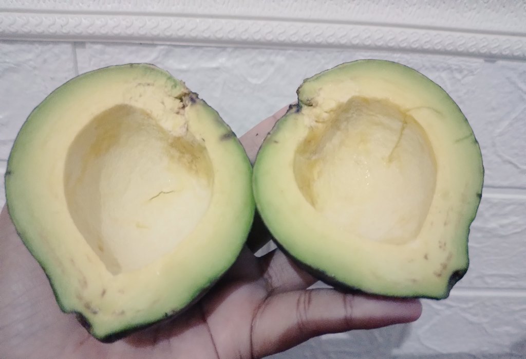 ShCh2_'s tweet image. Skrng pengen nya mkn alpukat mulu, kecanduan alpukat 😭🫣🤤🤤