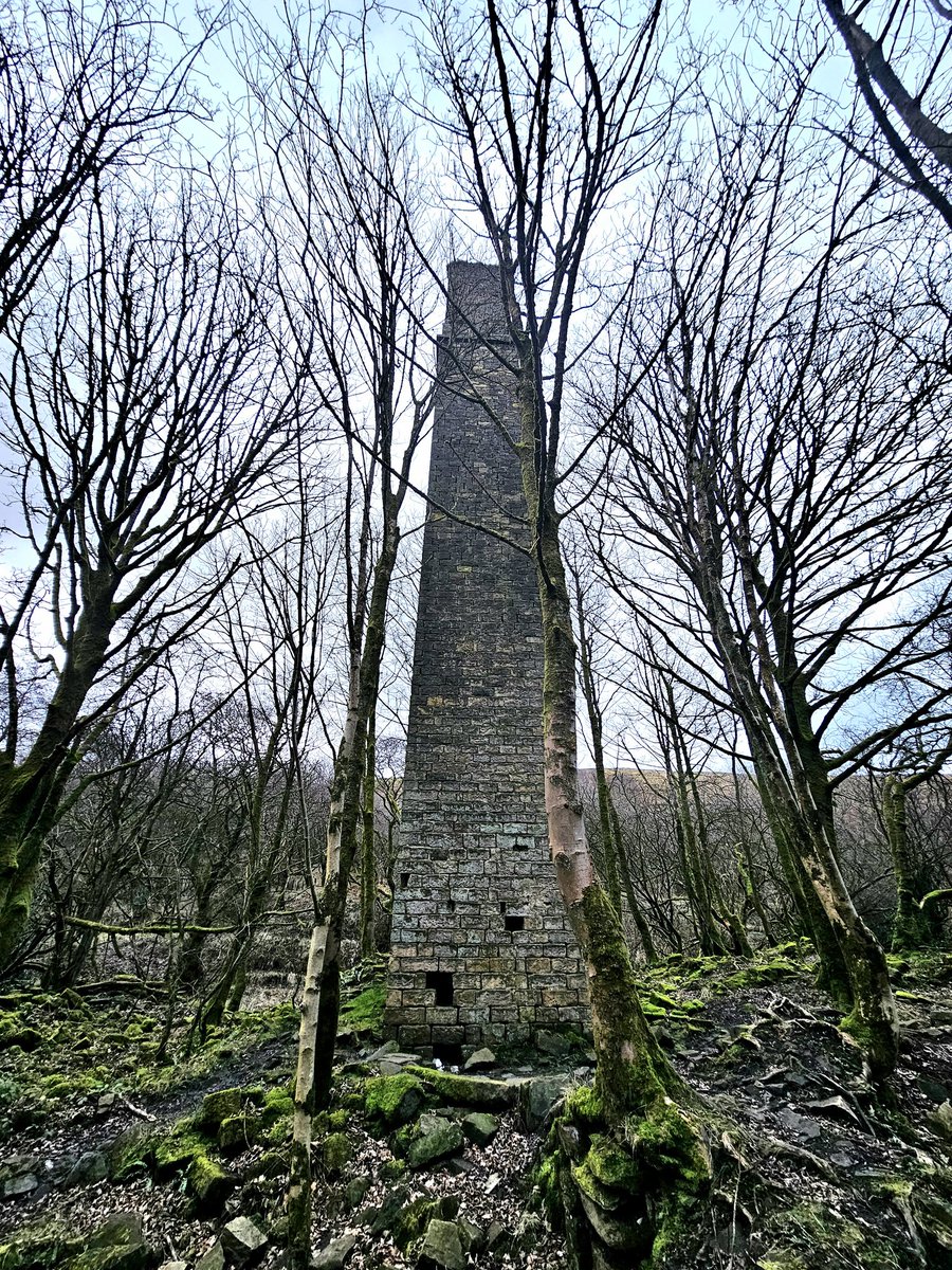 HikingManchest1's tweet image. Abandoned industrial remains in the Cheesden Valley. Cheesden Brook once provided power for at least 15 cotton mills and employment for 2,000 people.

#WallsOnWednesday #Lancashire