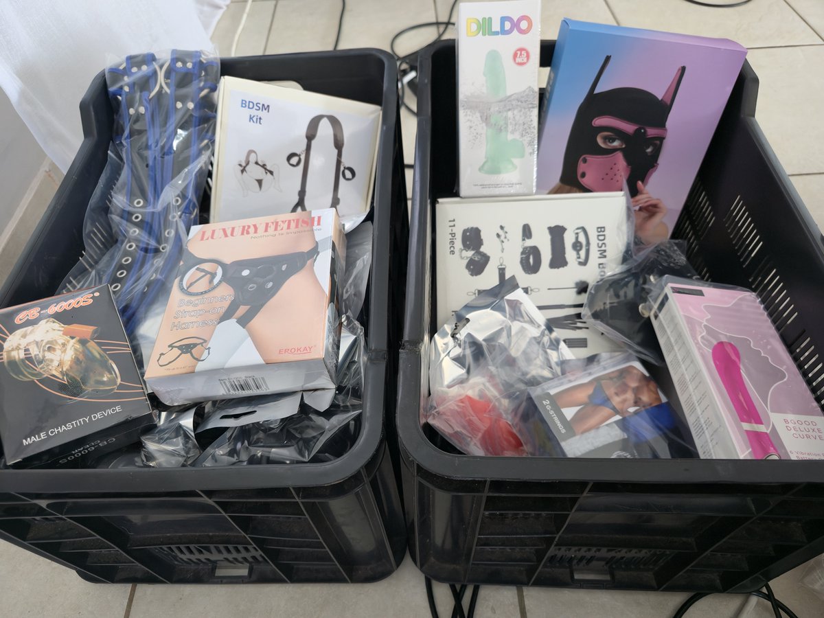 moodTimeSA's tweet image. Hump day @moodTimeSA 😈😎 Some of the orders going out today! Satisfaction is on the way! 🥵