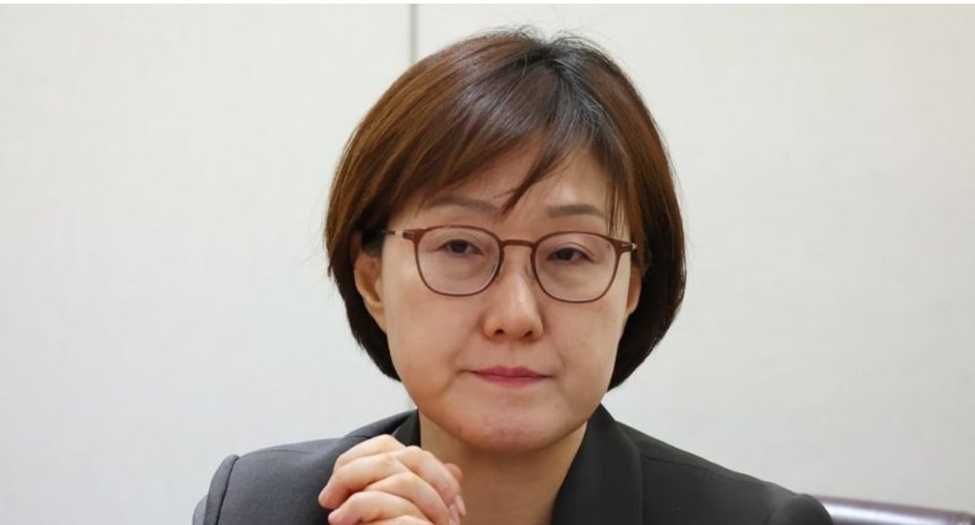 비선실세
솔직히~ 1찍들아.....
정권의 실세중에 실세의
학력도
고향도
나이도
제대로 모른는게 말이된다고 생각해?!

김현지가 조선족이면 니들 감당 되겠어? 😆