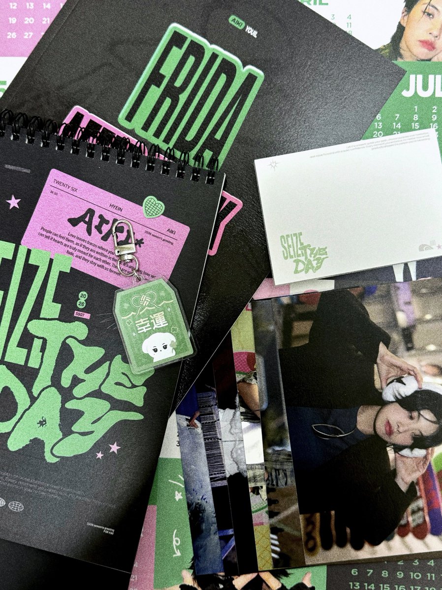 𝗦𝗲𝗶𝘇𝗲 𝗧𝗵𝗲 𝗗𝗮𝘆

시즌그리팅 및 포토북
재고 판매 

• 02.04 ~ 재고 소진 시까지
• bit.ly/2026AIKISSGT_SS