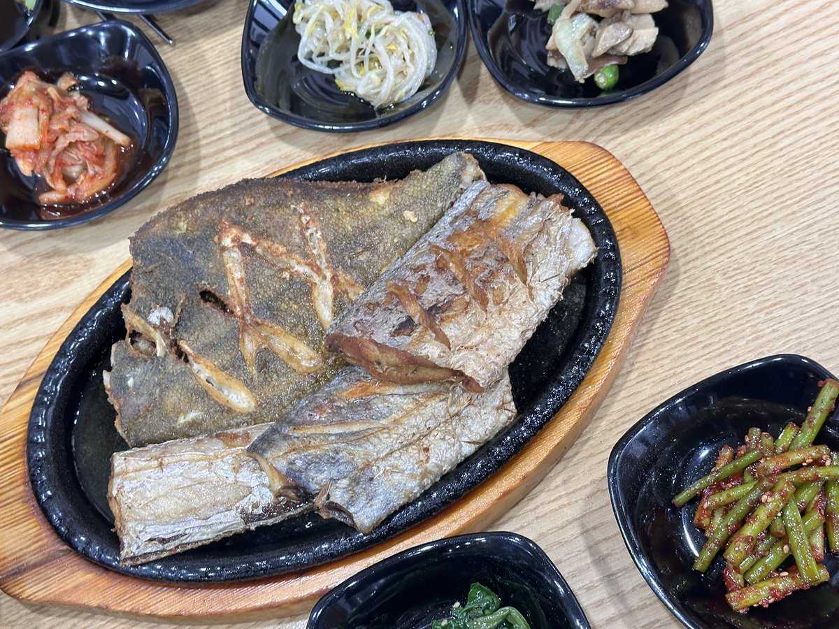nunnu1209's tweet photo. 📍생선나라구이 
등촌동 맛도리 생선구이집🐟

생선구이집이란 타이틀 답게 다양한 종류의 생선들이 있는 곳, 
생선구이 뿐만 아니라 다른 메뉴들도 다 맛있어요! 특히 제육볶음이 맛도리

단골들 많은 동네 맛집입니다. 
생선구이 땡길 때 츄라이츄라이~ 

#등촌맛집 #생선나라구이 https://t.co/irUDAagYoW