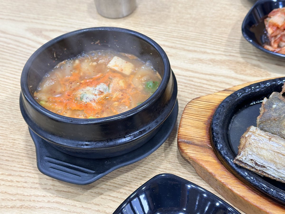 nunnu1209's tweet photo. 📍생선나라구이 
등촌동 맛도리 생선구이집🐟

생선구이집이란 타이틀 답게 다양한 종류의 생선들이 있는 곳, 
생선구이 뿐만 아니라 다른 메뉴들도 다 맛있어요! 특히 제육볶음이 맛도리

단골들 많은 동네 맛집입니다. 
생선구이 땡길 때 츄라이츄라이~ 

#등촌맛집 #생선나라구이 https://t.co/irUDAagYoW