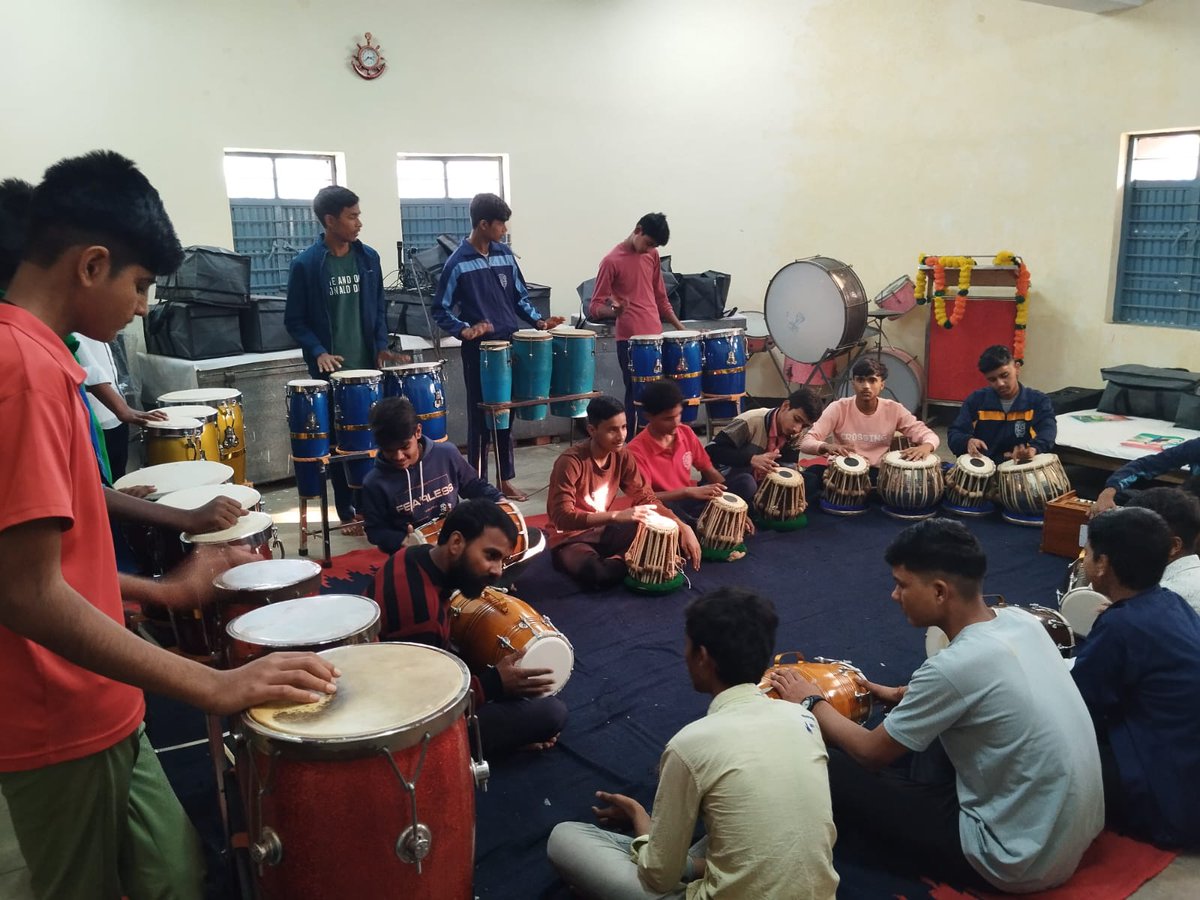 manakpaur's tweet photo. Music classes conducted at JNV Gonda under PM SHRI Scheme. https://t.co/mBtmlvd7y7