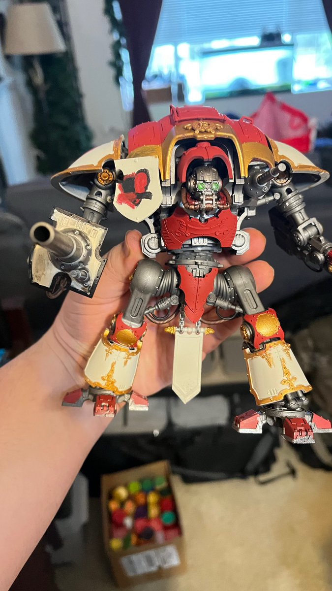 Rando3367's tweet photo. My titans #modeling #painting #warhammer40000 #PaintingWarhammer #PaintingMinis #WarhammerCommunity #40k https://t.co/qaO7kxksar