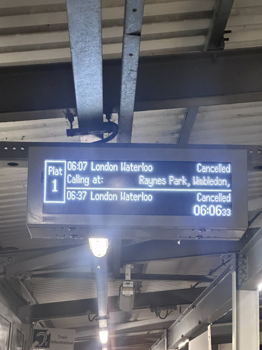 HarrisanM's tweet photo. @swtrains_watch @SW_Help cancelling 1 minute before the train arrives. Shameless. Useless service - sort it out. https://t.co/i8mM9hZJAi