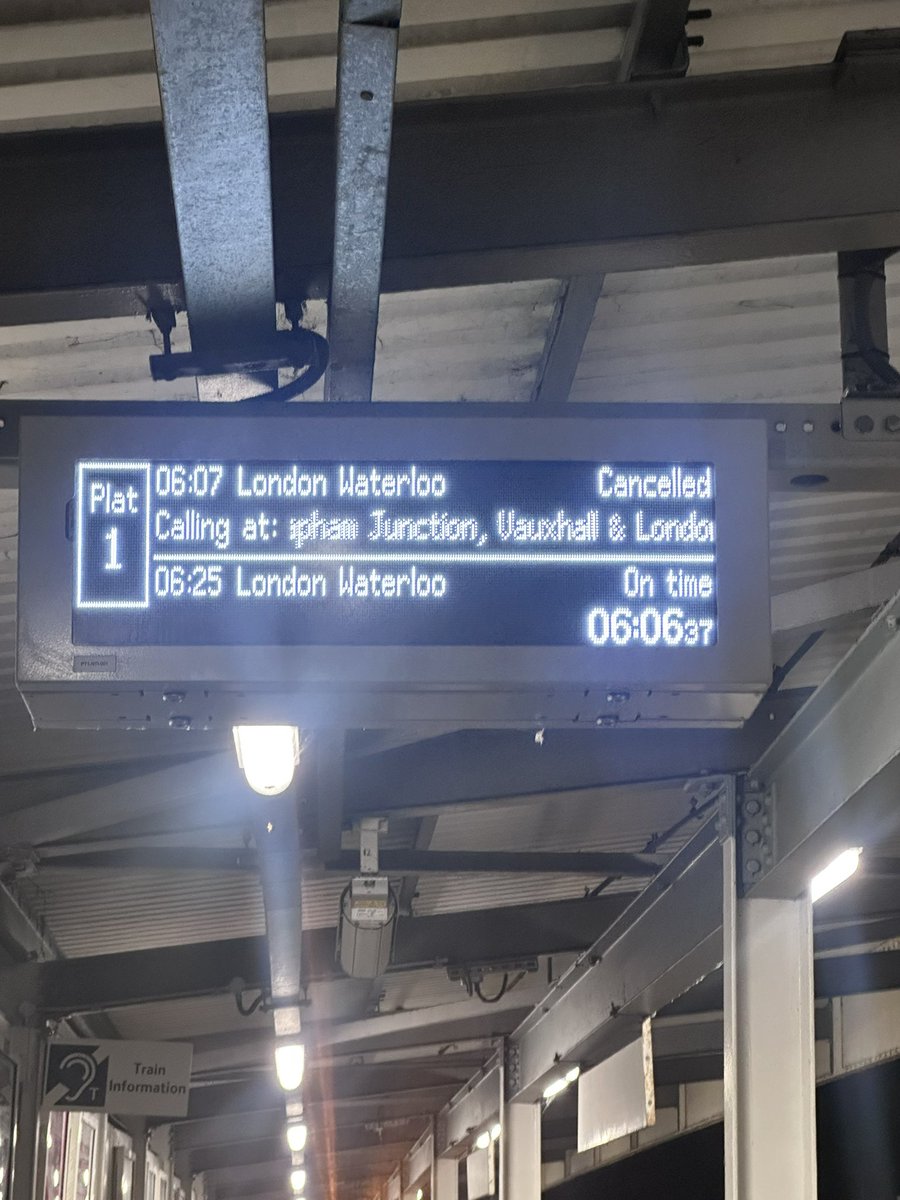 HarrisanM's tweet photo. @swtrains_watch @SW_Help cancelling 1 minute before the train arrives. Shameless. Useless service - sort it out. https://t.co/i8mM9hZJAi