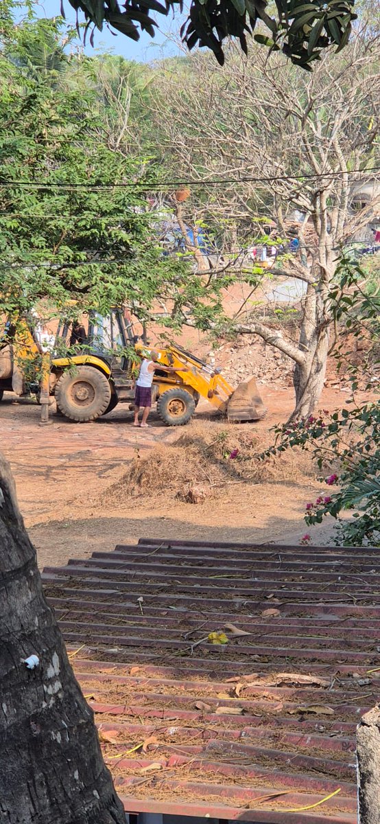LMRWA_Goa's tweet photo. Private open space of La Marvel Colony being illegally trespassed and altered without permission by none other than @ccpgoa  Corporation of City of Panaji on behest of illegal encroachers!
Can you imagine? Where is the rule of law? https://t.co/Cff0Q99upl