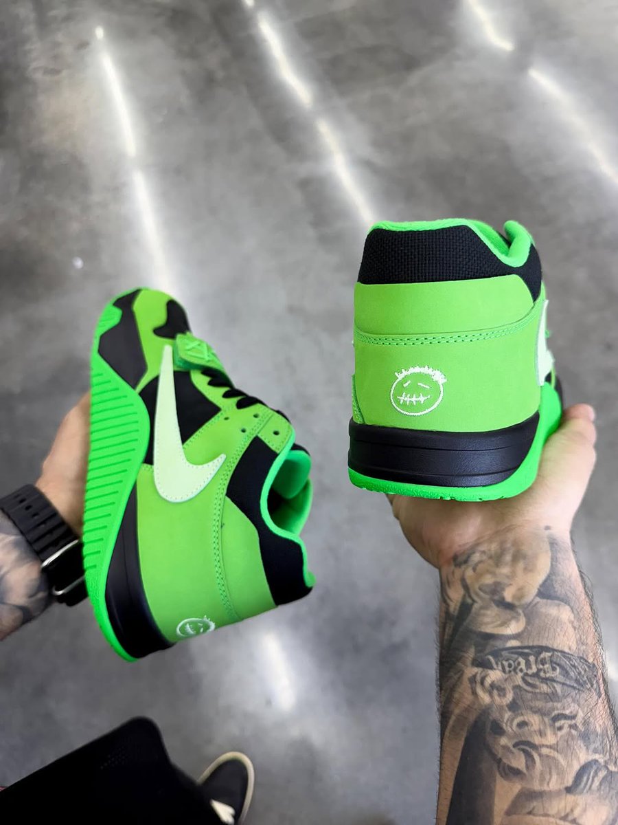 JustFreshKicks tweet media