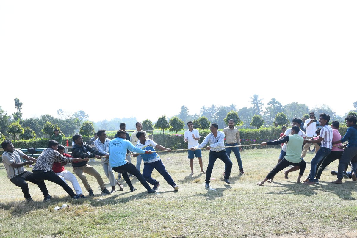 MalayPit1974's tweet photo. Delighted to be part of the Annual Sports Meet of Gobindapur Shefali Memorial PTTI &amp; Dinbandhu B.Ed College. The energy, teamwork and enthusiasm of over 200 students truly made it memorable.

#AnnualSportsMeet #SportsForUnity #StudentEngagement https://t.co/RP2Va9u0dy
