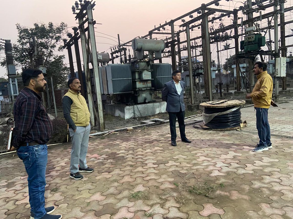 आदरणीय मुख्य अभियंता महोदय द्वारा बरेला वितरण केन्द्र अन्तर्गत इंडस्ट्रियल एरिया मनेरी के विद्युत सबस्टेशन ,ऐवम लाइन का निरीक्षण किया गया एवं गुणबत्ता पूर्ण सप्लाई हेतु निर्देशित किया ,समाधान योजना अंतर्गत