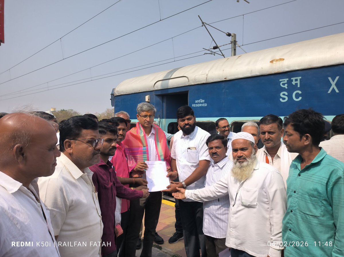 FatahAhad's tweet photo. Dr. R. Gopalakrishnan, DRM Secunderabad, accompanied concern branch officers visit the Janwal JOA rly stn in Vikarabad Parli Section.. https://t.co/AWRcVZel1f