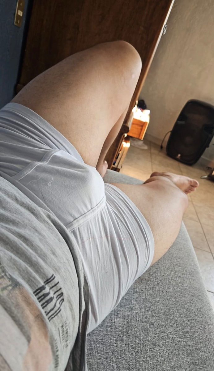 Russell80's tweet photo. Hetero engañado, que riquísima se le ve la lechita 🤤 https://t.co/3AqnyvYsEo