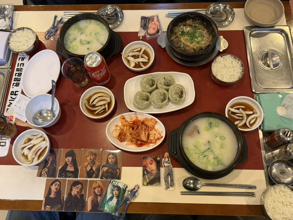 __aimhnhn's tweet photo. お店のインスタを見て絶対来たかったところ🥹
店員さんすごく優しくて、3人が座った席と頼んだメニュー教えてくださって、HONEYsだからってコーラもサービスで😭😭😭
ソルロンタン激うまでした🤦🏻🫶🏻 https://t.co/uxXFfWCSTI