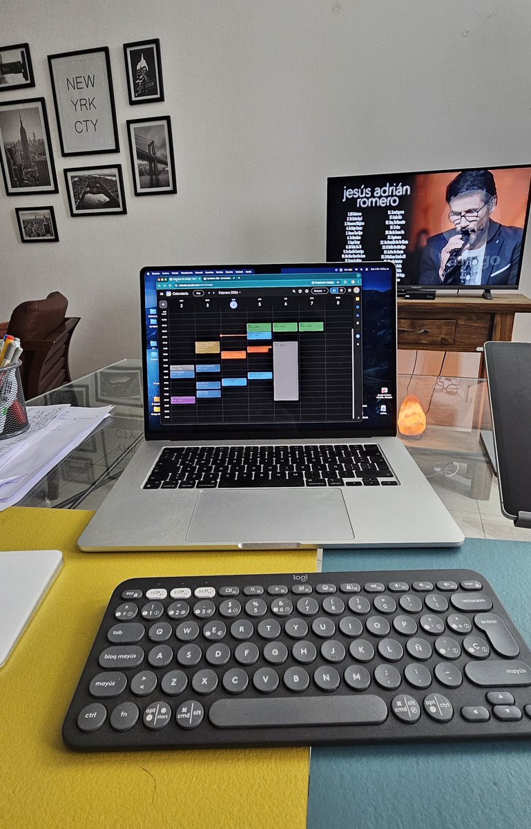 Está que llueve / que no llueve.

Y este servidor esta firme desde 6.30am

Que llueva de una bendita vezzzzz.