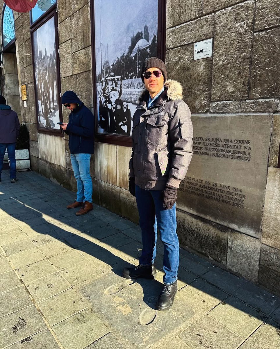 Valoramous tweet media