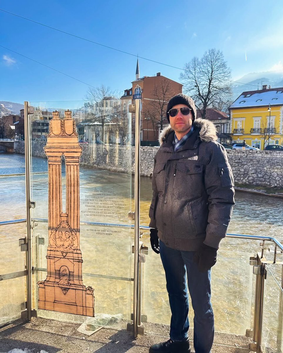 Valoramous tweet media