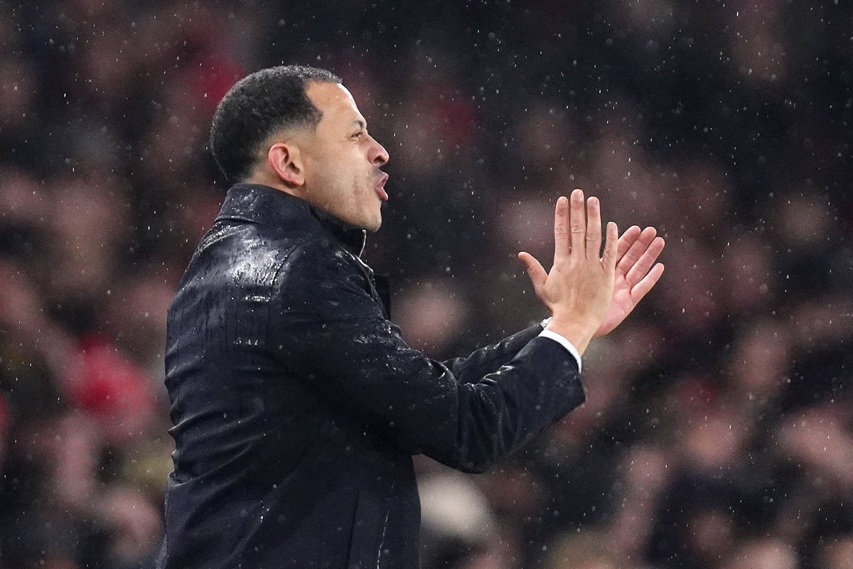 Can we talk about the double standards? 🧱📉 

Last night, the pundits spent 90 minutes killing Rosenior for being "too safe." But if we’d lost 4-0 playing "Heavy Metal" football, they’d be calling for his head today. 🚫🧤

Liam said it best: He’s been in that studio. He knows