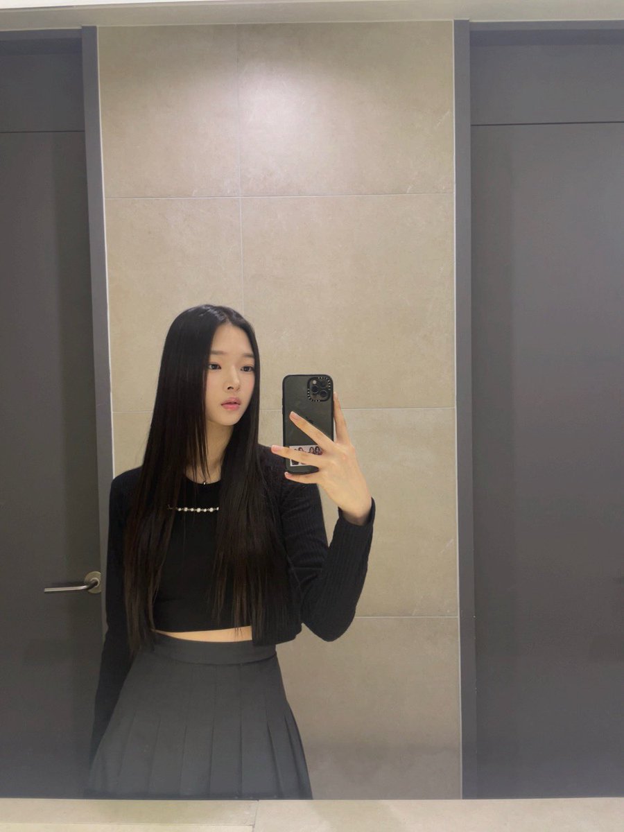 swmnpool's tweet image. 이것도 연습생때… 월평때 샵갓다가 화장실에서 몰래 찍음 ㅋㅋㅋㅋㅋㅋ ㅠㅠㅠㅠㅠ