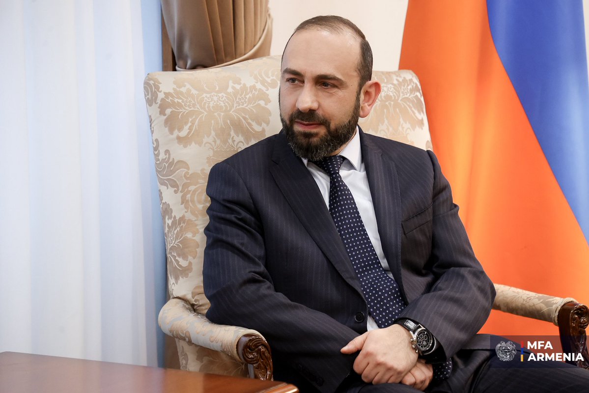 AraratMirzoyan's tweet image. In a meeting w/@MichaelCJT O’Flaherty, @coe Commissioner for Human Rights emphasized importance of strong engagement for human rights &amp;amp; rule of law.

#Armenia’s commitment to #democracy is unwavering.

Touched upon efforts towards enhancing #peace, including humanitarian issues.