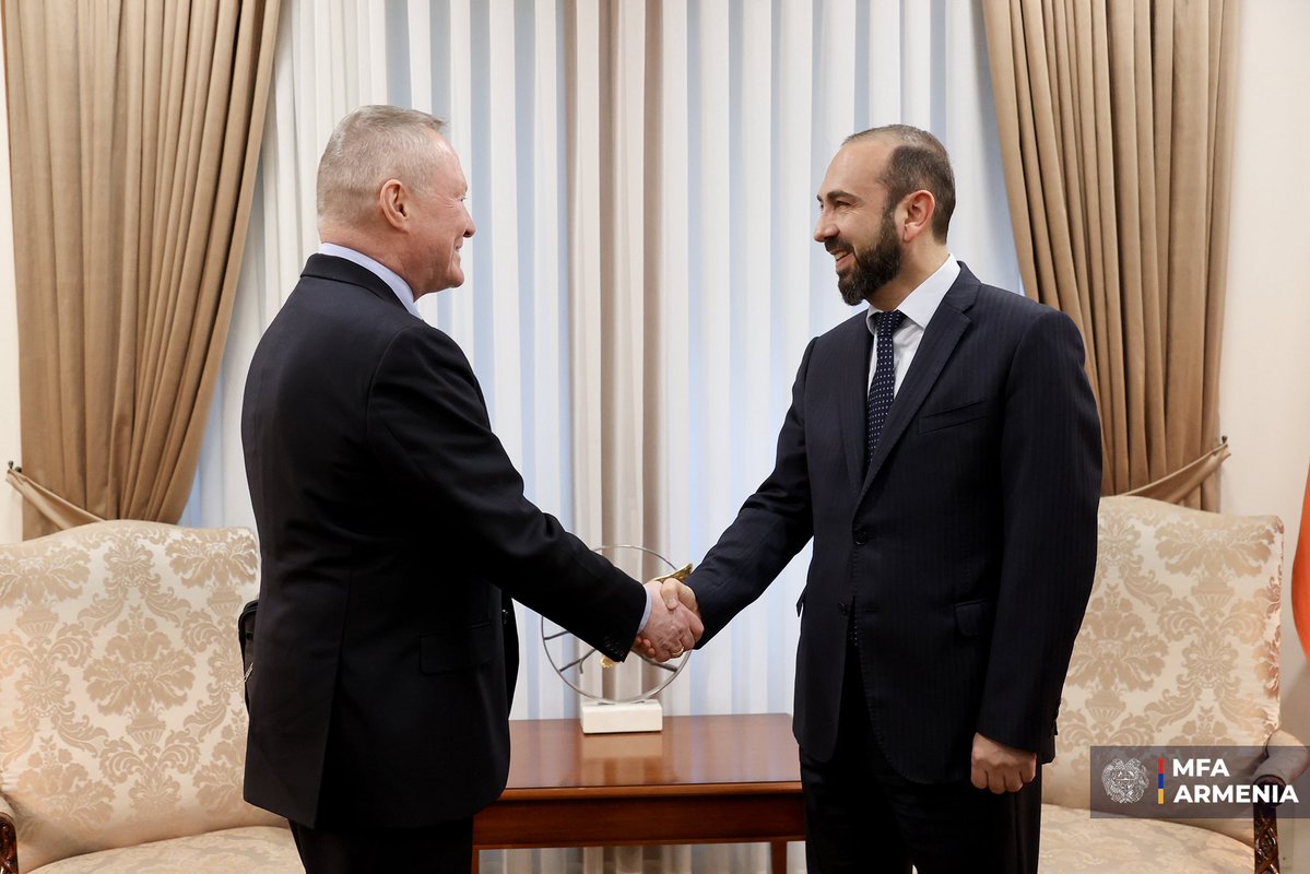 AraratMirzoyan's tweet image. In a meeting w/@MichaelCJT O’Flaherty, @coe Commissioner for Human Rights emphasized importance of strong engagement for human rights &amp;amp; rule of law.

#Armenia’s commitment to #democracy is unwavering.

Touched upon efforts towards enhancing #peace, including humanitarian issues.