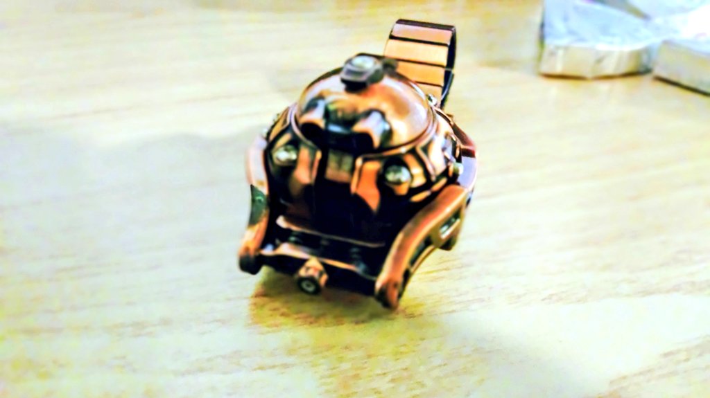 psycho_walker's tweet photo. 『TOKIMA スチームヘッド』は、1998年に製造されたロボットに変形する合金製の腕時計。
先日、電池を交換。
30年近くたった今でも、まだまだ現役で使えます。
この独特な丸いフォルムと、スチームパンクをモチーフにした造形が最高。
これからも大切に愛で続��ます。
#TOKIMA
#スチームヘッド https://t.co/WR8PEBVm1y