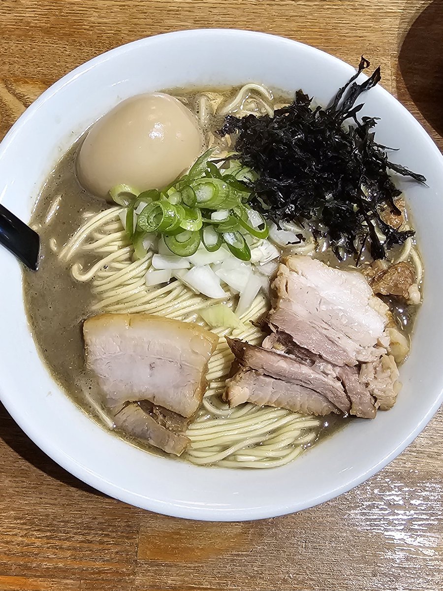 おナイツ様 on X: 