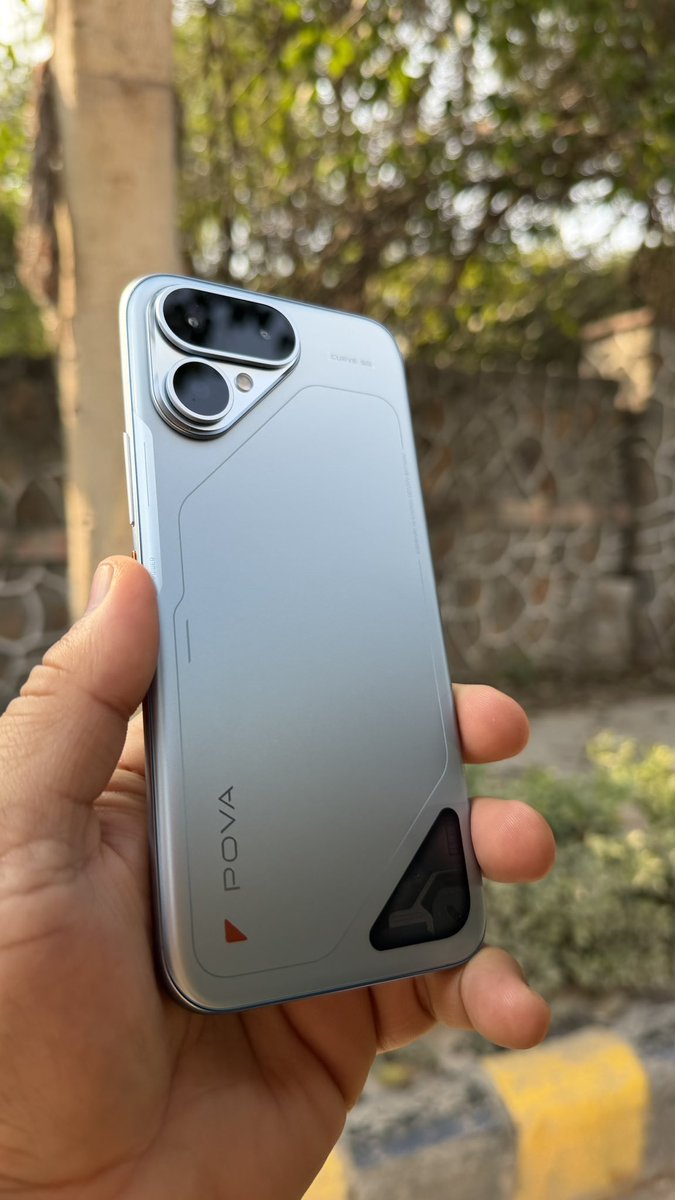fainalysis's tweet image. ‘Out of this world’ design is finally out of box! Presenting POVA Curve2

@pova_mobile @TecnoMobileInd 

#POVA #POVACurve2 #cooldesign
