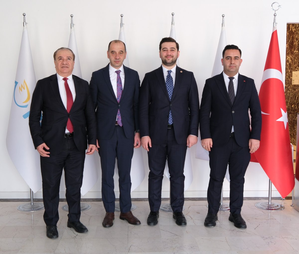 Gaziantep Milletvekili Sn. Av. <a href="/mesutbozatli/">Av.Mesut Bozatlı 🇹🇷</a>  ile Gaziantep Büyükşehir Belediyesi Engelliler Daire Başkanı Sn. <a href="/yusufcelebitsk/">Yusuf Çelebi</a>  ve Engelliler Şube Müdürü Sn. Eyüp Yıldız Başkanımız <a href="/selamiyazici/">Selami YAZICI</a> 'yı ziyaret etti. 

Ziyarette; engellilere yönelik mevcut ve geleceğe dönük