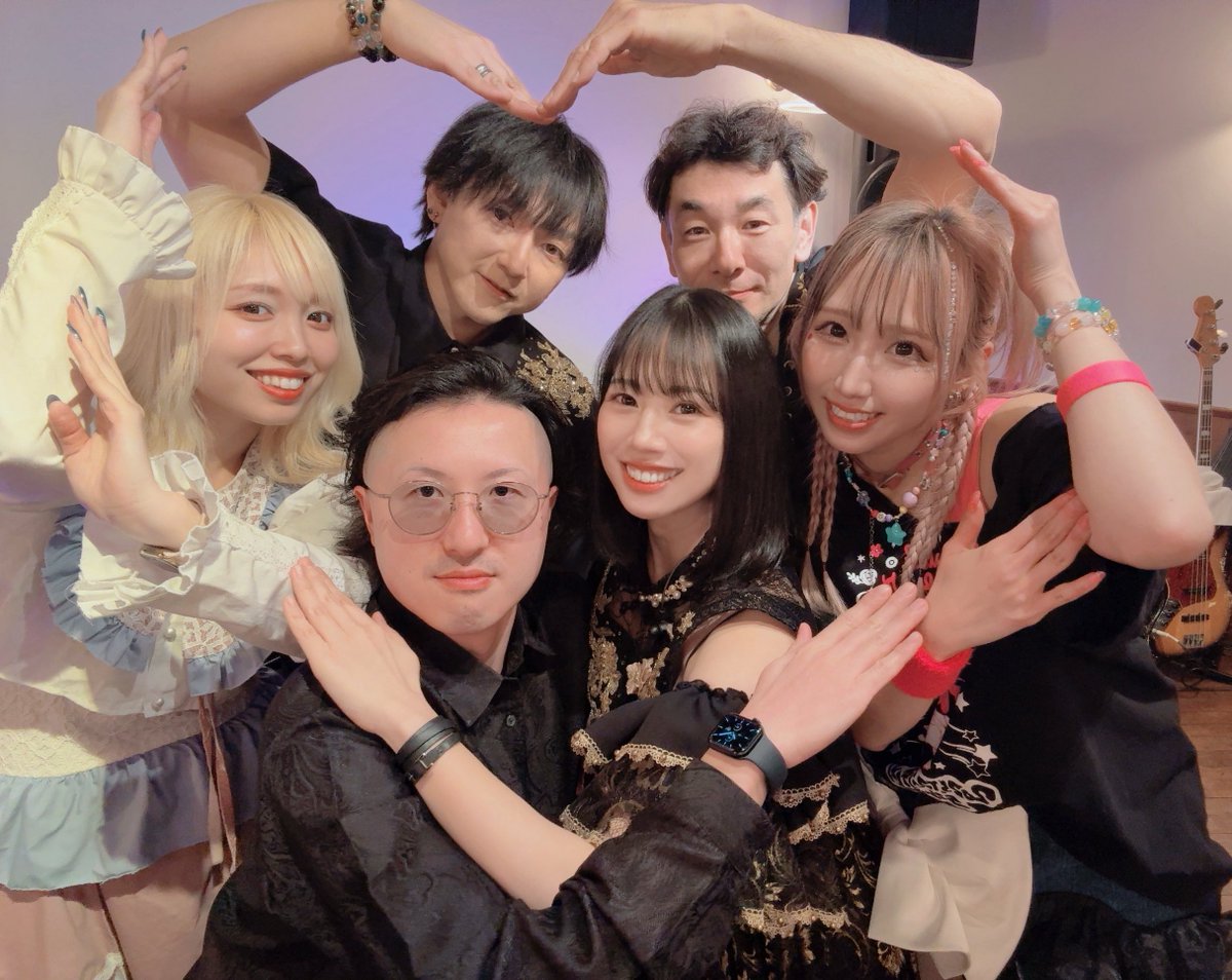 momoka_vo's tweet photo. J-moodの5周年イベントDay4🎉
#OMASH vol.12
きむきむハッピーバースデー!🎂
オマッシャーと盛り上がったねぇ🥰
シュガパレは4人編成でお届け✨
6人でのコラボもボリューム満点!
vol.13の開催まで少し待っててね👊🏻
みんなありがとう💓٩(ˊωˋ*)و
#シュガーパレード #Jmood https://t.co/AWW8hxaAOs