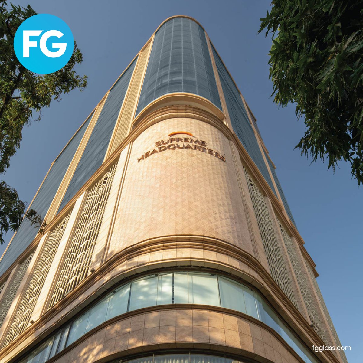 FGGlassInd's tweet photo. Supreme Headquarters | Bandra West, Mumbai
FG delivered high-performance FACADESHIELD™ glazing, enhancing daylight, transparency &amp; façade performance for this modern commercial landmark.

Client:  @SupremeUnivrsal 
📍 Mumbai, India
🔗 https://t.co/l1tl7qvtus

#FGGlass https://t.co/EEYona88up