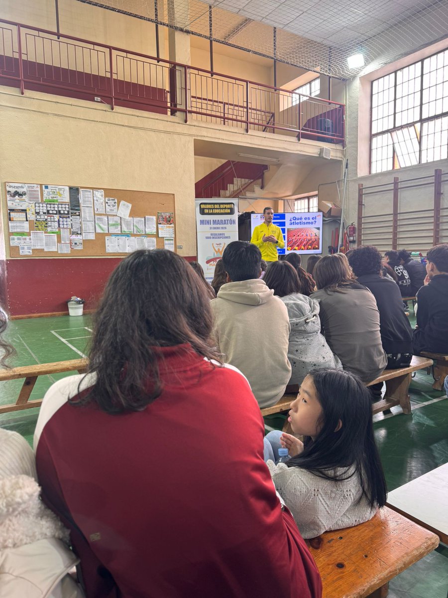 🗣️📢🆕 Agradecemos al Grupo Alcaraz su visita al <a href="/iaxmurcia/">IES Alfonso X el Sabio</a> para hablarnos sobre atletismo 🏃‍♂️🏃‍♀️ y los valores que aporta a la educación 🤝🫂🏅

También nos animaron a participar en la TotalEnergies Maratón Murcia del pasado fin de semana 🎽🏁

¡Gracias por vuestra visita! 👏👏👏