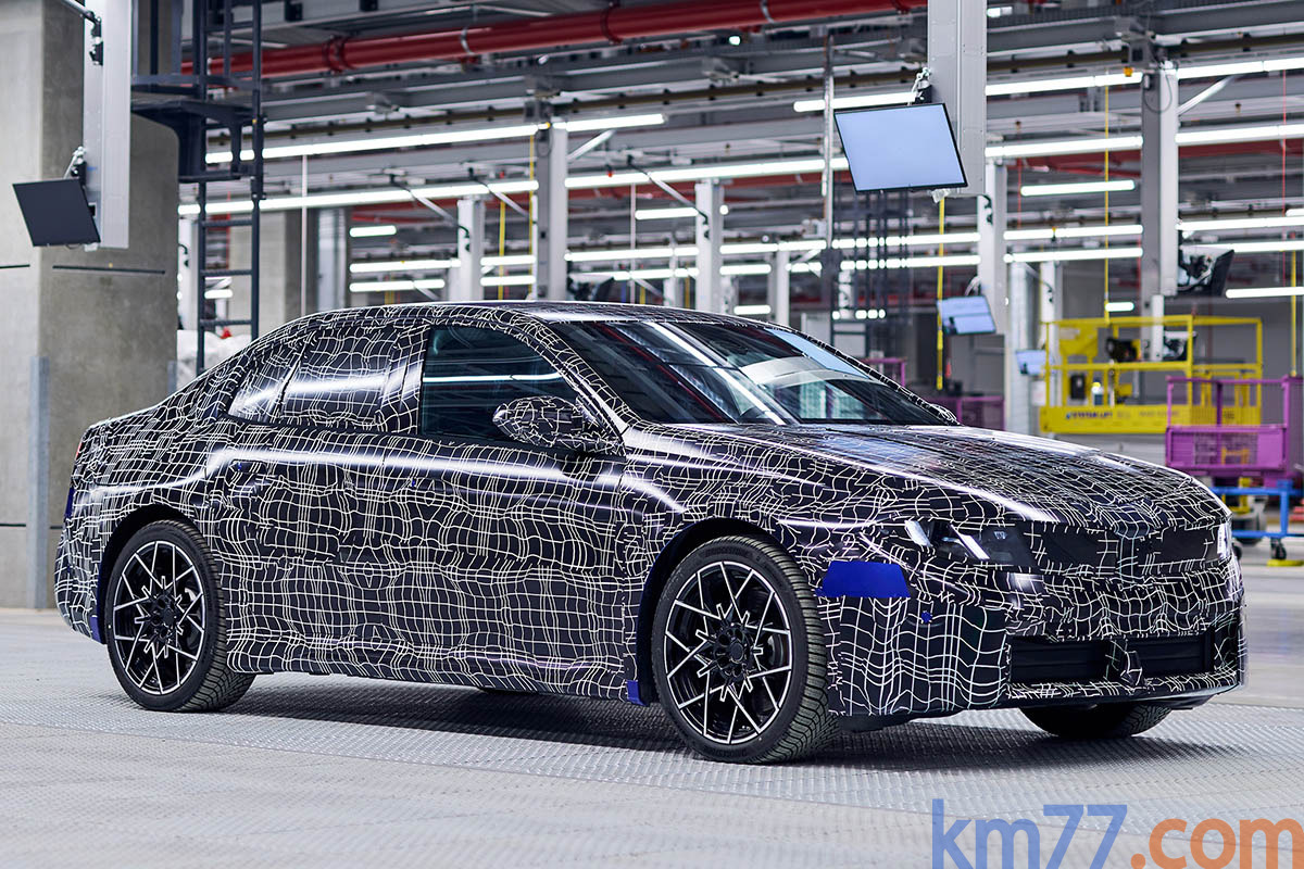 km77com's tweet photo. 🚨Primeros detalles del nuevo #BMW i3

▪️Berlina eléctrica que llegará a finales de 2026
▪️Arquitectura Neue Klasse con soluciones técnicas muy avanzadas
▪️Por ahora, solo fotos con camuflaje

ℹ️https://t.co/udR2QPpo6m https://t.co/xZk4CT0k3K