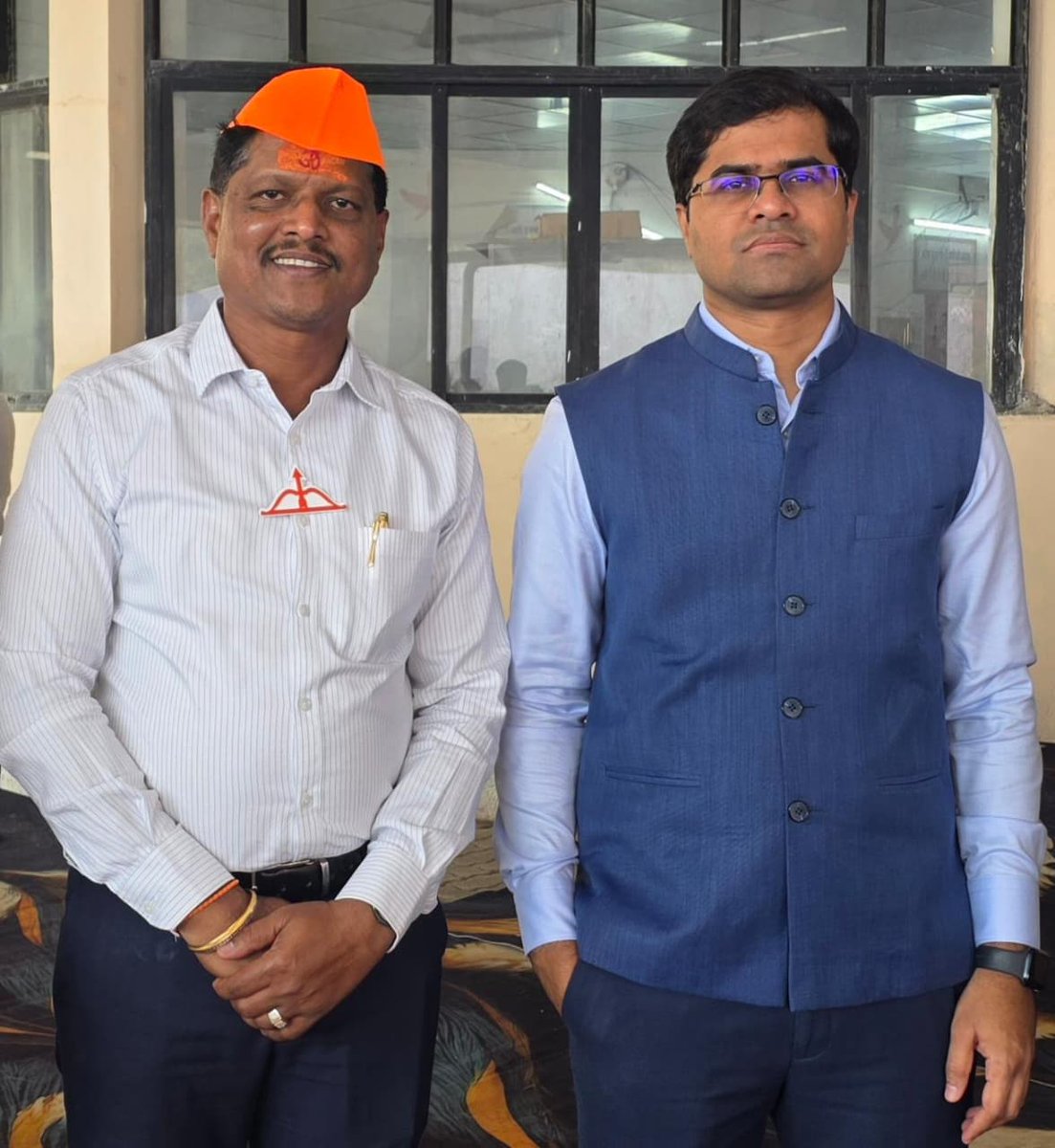 SubhashSalunke2's tweet photo. ठाणे जिल्हाधिकारी मा.डॉ.श्रीकृष्ण पांचाळ साहेब यांची घेतली सदिच्छा भेट..! https://t.co/HKIjeKR46h