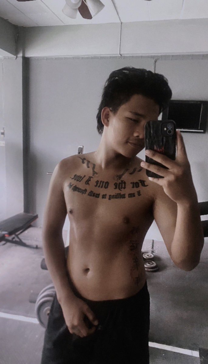 สวัสดีค้าบ เบท อายุ19 ชายแท้ครับ🙏🏻
 รับงานนวดออยล์ งานเอนเตอร์เทน เอ็นดื่ม เอนแรง เต็มใจบริการทุกเพศ นวดดี ดูแลดี รีวิวแน่นครับ🤘🏼
ผมอยู่อ่อนนุช เดินทางได้ทั่ว กทม.-ปริมณฑล ครับ 
(ฟรีค่าเดินทางในละแวก9กิโลครับ🙏🏻)
#หมอนวดชายแท้ #หมอนวดชาย