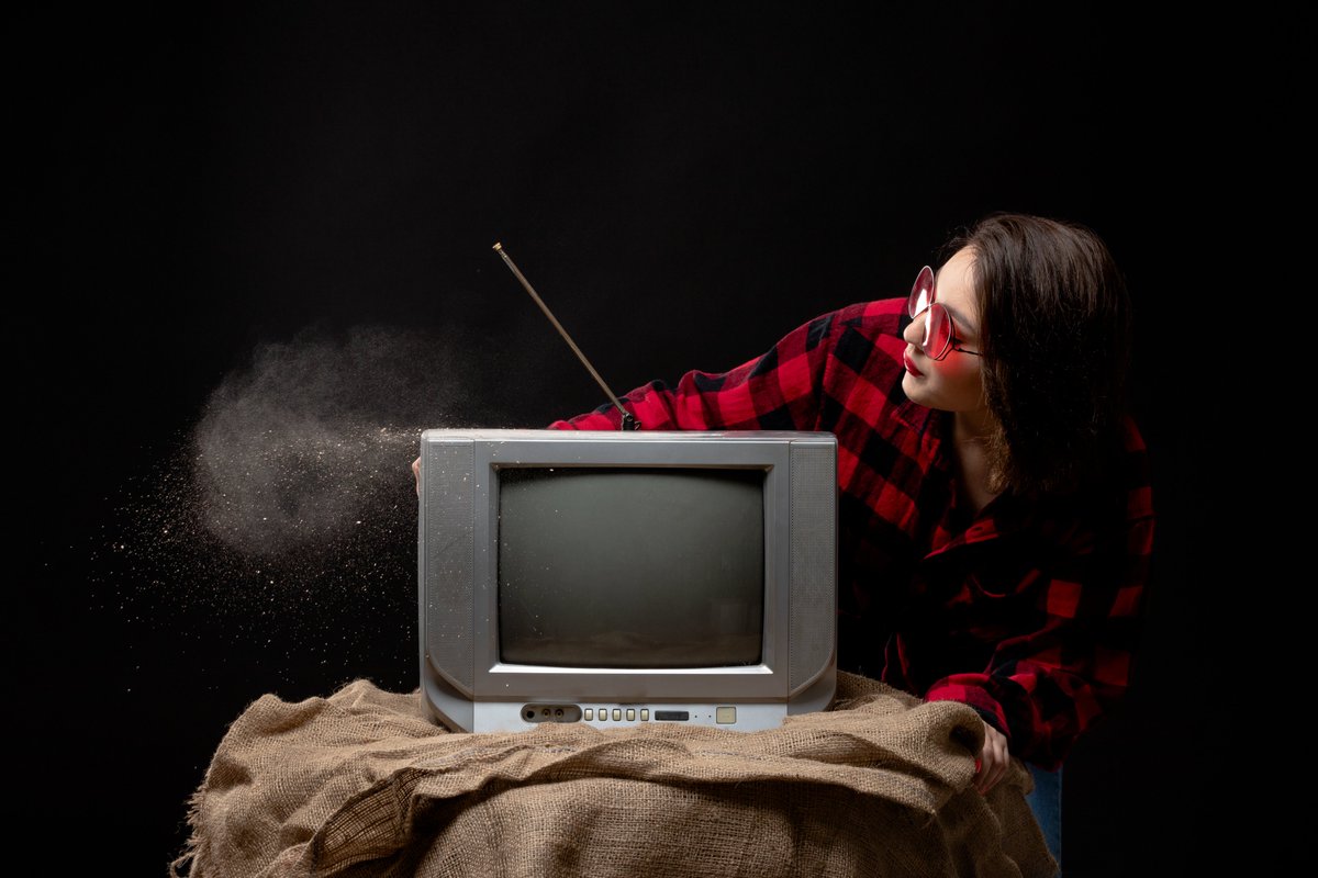 RAEEAndalucia's tweet image. 🧠 #RAEEtrivial

❓Verdadero o falso:

“Un televisor viejo puede tirarse a la basura”

👀 Mañana te damos la respuesta ✅

Más curiosidades en 👉 raeeandalucia.es

#RAEEAndalucía #ReciclajeResponsable #EconomíaCircular