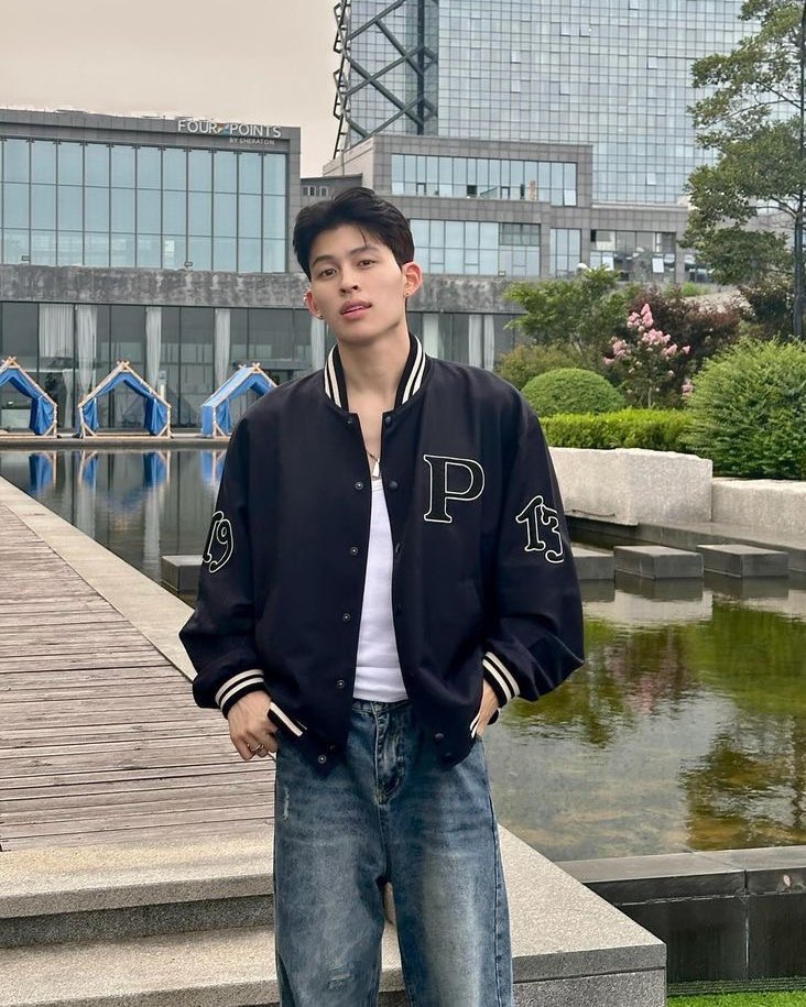 narawisya's tweet image. 2024                                           2026