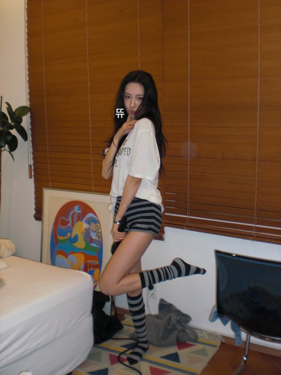 [INSTAGRAM] 31.01.2026

"Ha sido una noche larga"

#SUNMI #선미