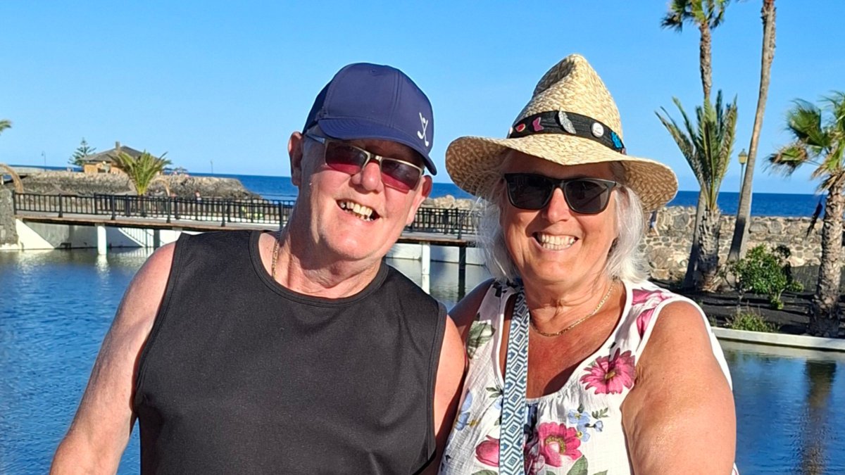 Carers_first's tweet photo. This World Cancer Day, Carers First is here to support those looking after someone with cancer, and those living with cancer while in their caring role. Read Helen's heartfelt story this World Cancer Day https://t.co/nlAlEUrTHj

#WorldCancerDay #CarerStory #CarersFirst https://t.co/EwdGVXJY1m