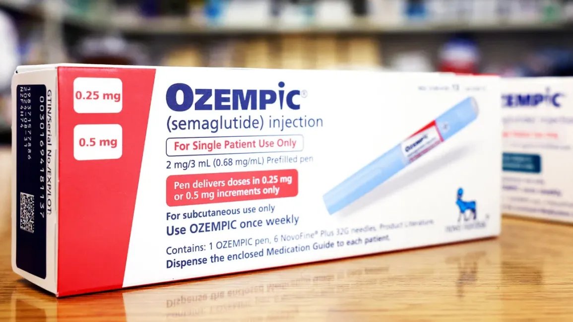 hannahapexfit's tweet photo. The "miracle drug" that's helped millions drop body fat...

Ozempic.

It works, but...

You don't need the cost or side effects to unlock a lot of its fat loss magic.

You can get it's power from food instead.

This is how you can eat your 'Ozempic': https://t.co/PEhqHM65Hm