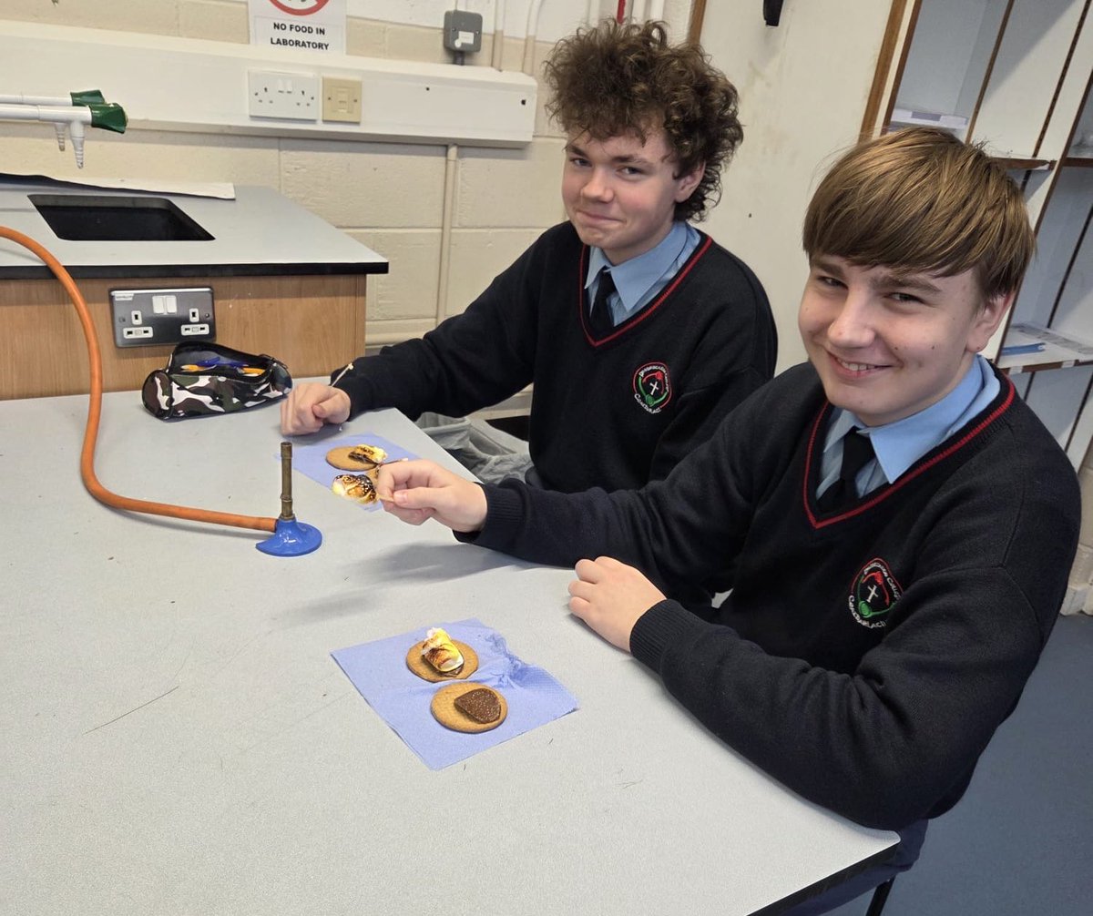 Pres_Carlow's tweet image. Third Years taking time out before their Mocks making Smores in Science class! #wellbeing #bícineálta @CeistTrust #scienceisfun