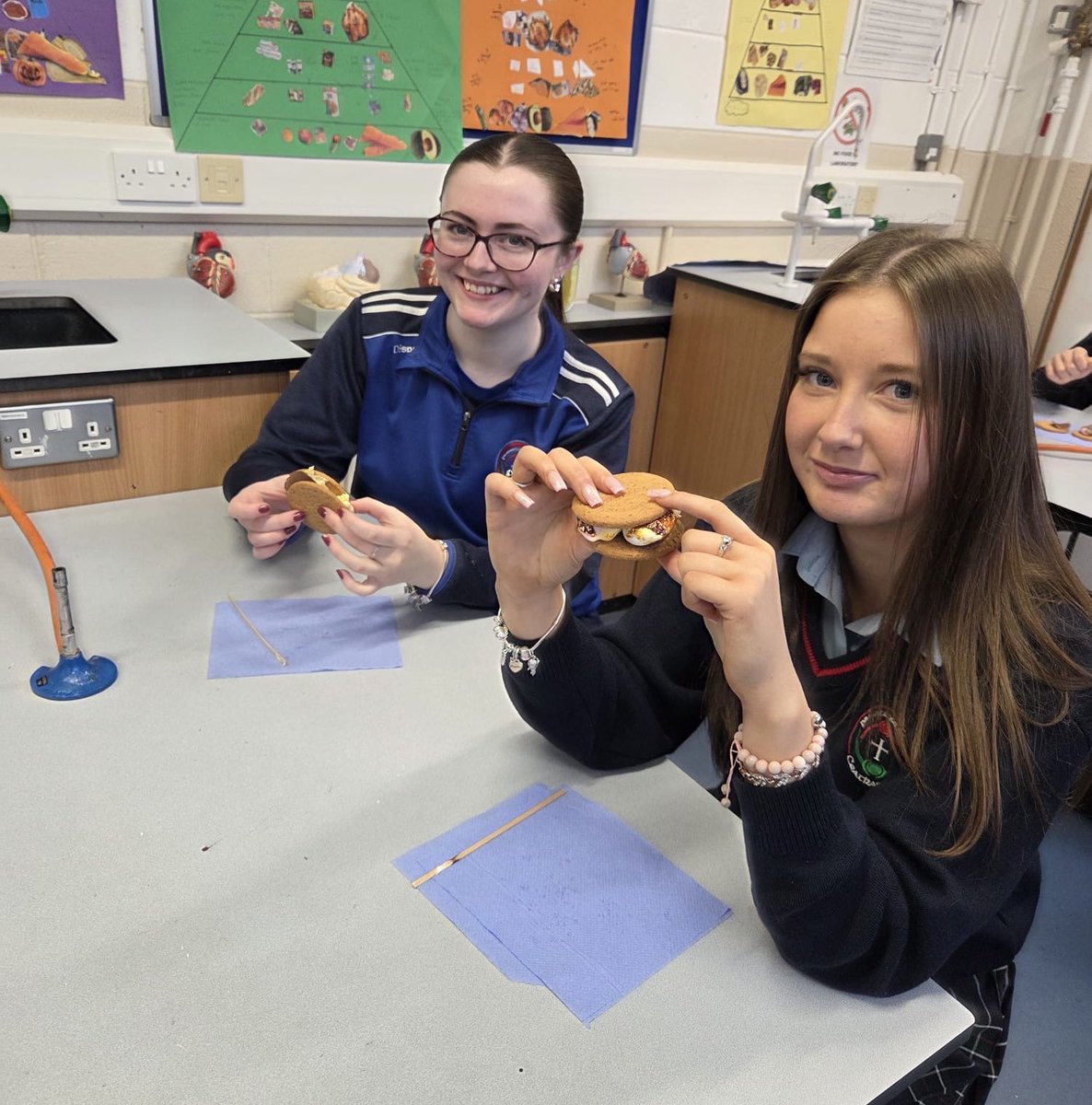 Pres_Carlow's tweet image. Third Years taking time out before their Mocks making Smores in Science class! #wellbeing #bícineálta @CeistTrust #scienceisfun